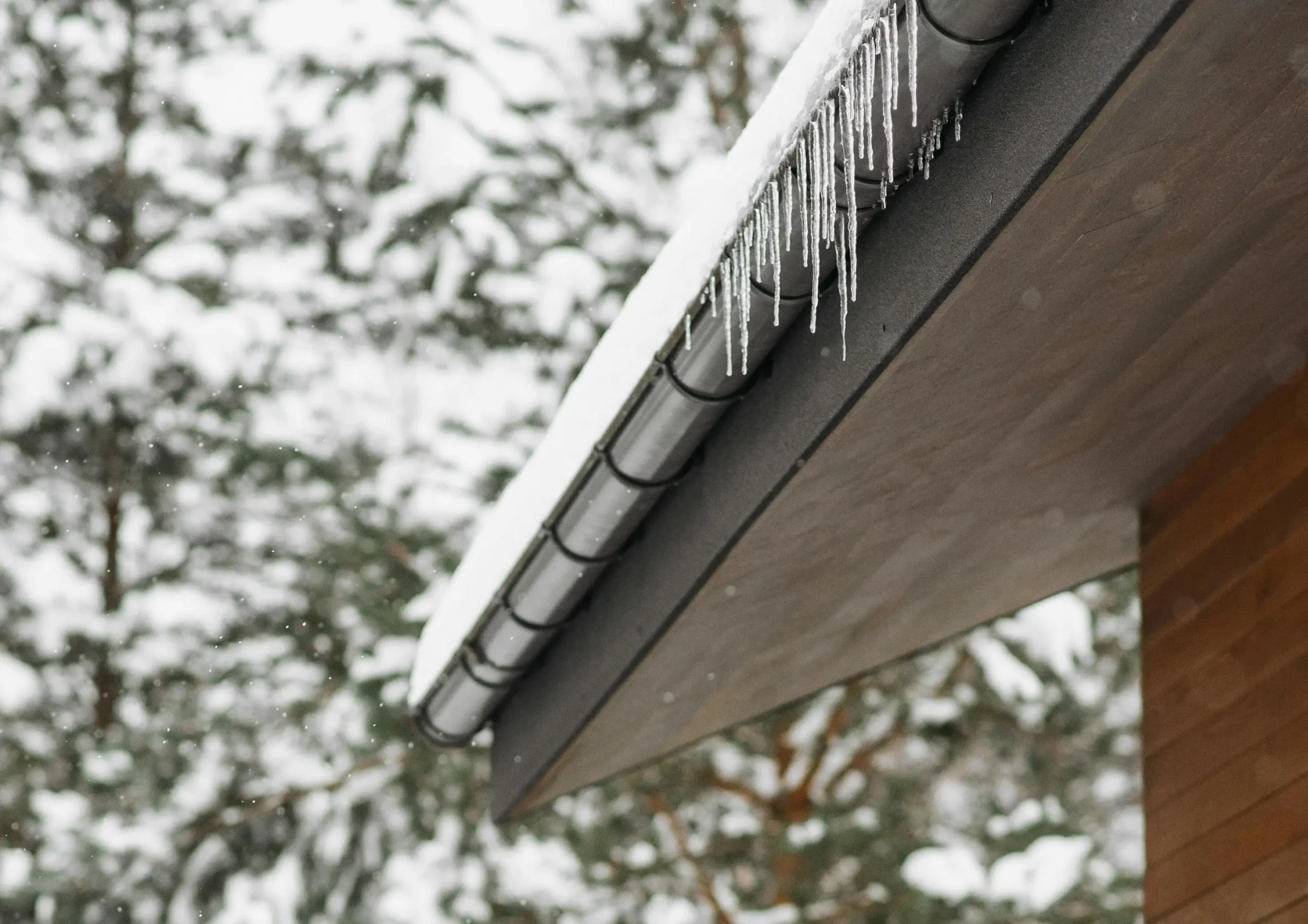 icicles on roof in pocatello idaho